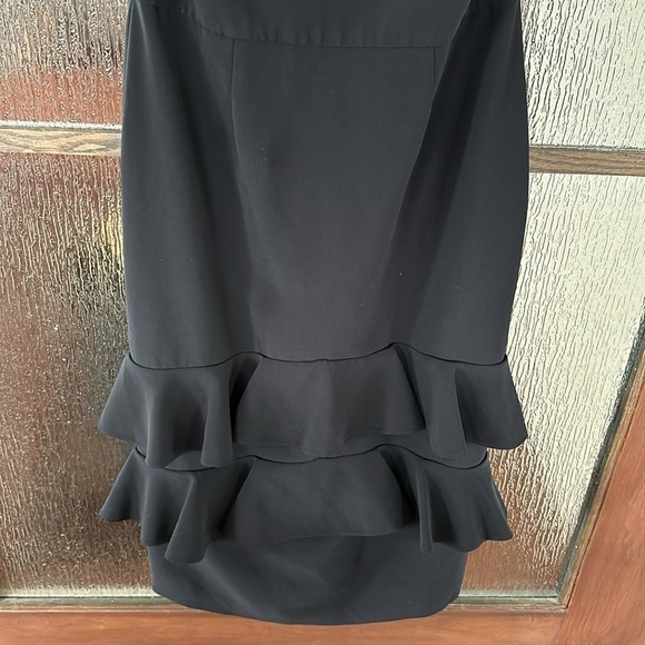 Christian Siriano black halter ruffle dress
Arabella size 14 $1100 retail - Picture 10 of 14